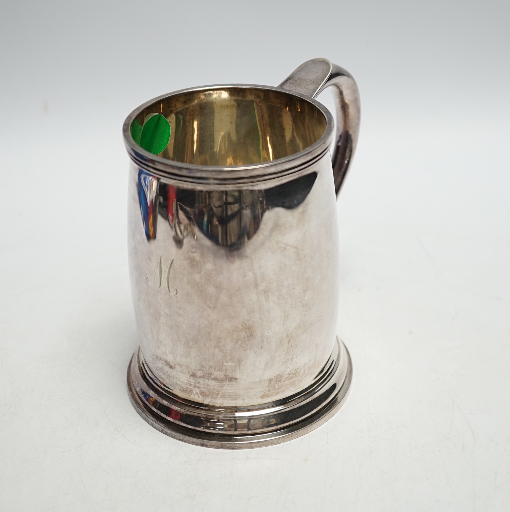 A George VI silver mug, Atkin Brothers, Sheffield, 1944, height 13cm, 13oz.